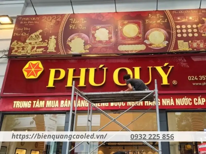 Bảng hiệu công ty tạo hiệu ứng thị giác, dễ để lại ấn tượng với nhiều người
