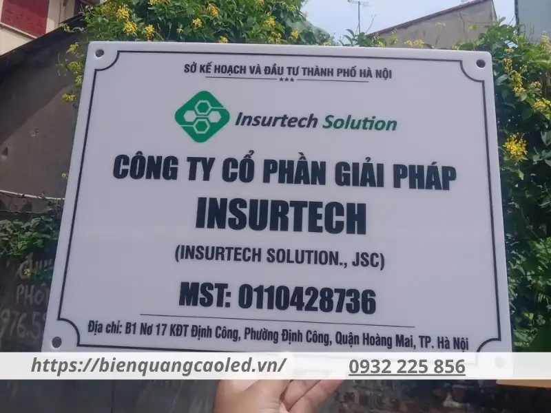 Biển hiệu mica công ty có tính thẩm mỹ cao