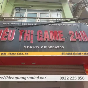 Biển quảng cáo cửa hàng điện thoại với chất liệu Mica