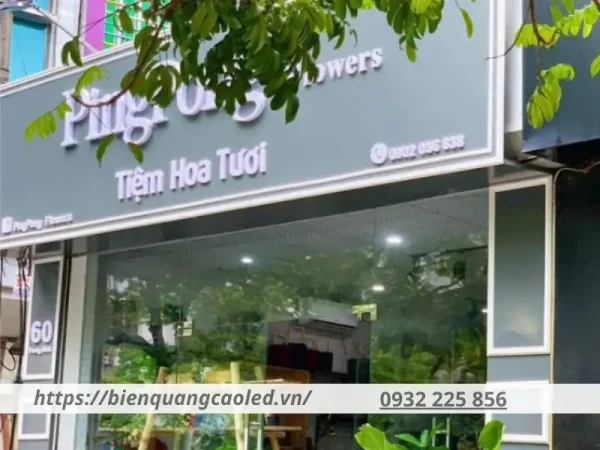 Cần làm biển quảng cáo cửa hàng hoa để tăng nhận diện, thu hút khách hàng và tăng giá trị doanh nghiệp