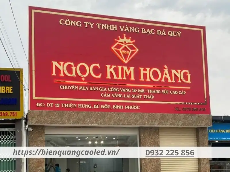 Biển quảng cáo cửa hàng vàng bạc cần thể hiện độ tin cậy cao