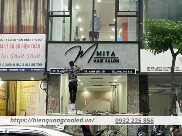 Trang Phát với nhiều năm kinh nghiệm, cam kết chất lượng trong thiết kế biển quảng cáo