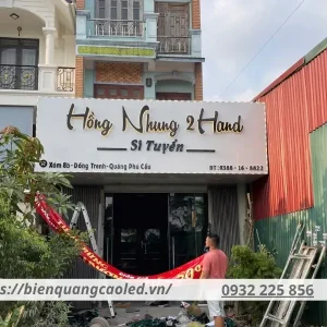 Cần chú ý đến kích thước biển quảng cáo sao cho phù hợp với mặt tiền cửa hàng
