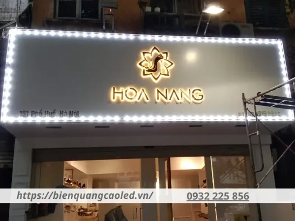 Biển quảng cáo kết hợp đèn led giúp nổi bật thương hiệu thẩm mỹ viện