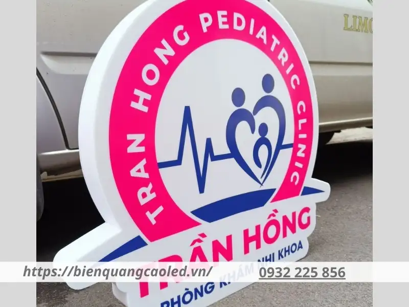 Chất liệu làm biển hiệu nha khoa tương đối đa dạng
