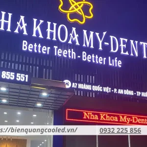 Mẫu biển hộp đèn led thu hút vào ban đêm