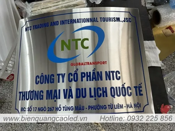 Bien Cong Ty Dong Chan Cong