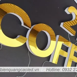 Bien quang cao alu chu noi chu mica sang chan