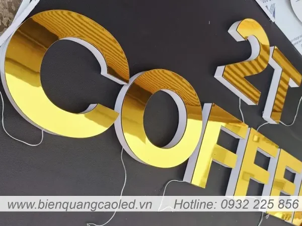 Bien quang cao alu chu noi chu mica sang chan