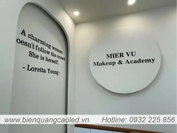 Mau bien quang cao chu noi dep spa
