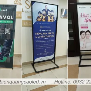Standee chan sat Ha Noi