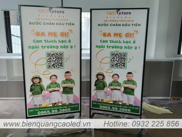 Standee khung sat