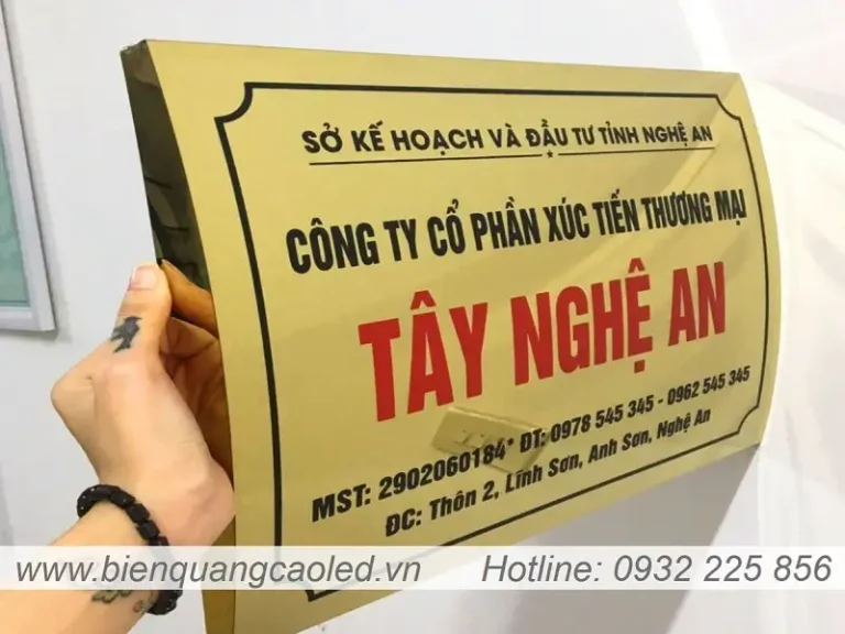 Biển Công Ty Chân Cong
