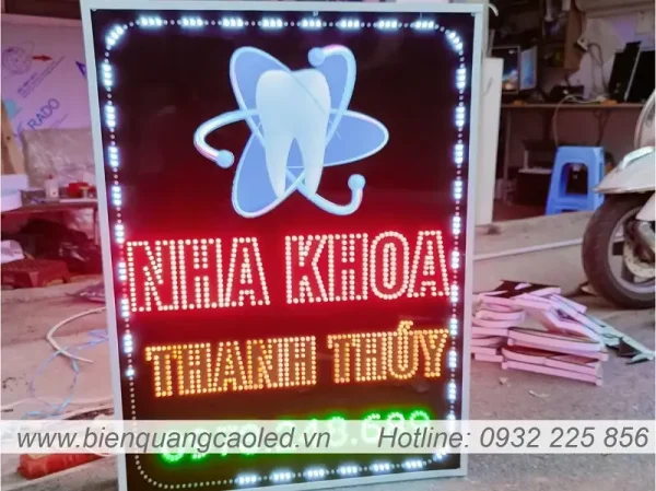 bien quang cao LED phong kham nha khoa