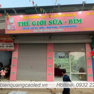 bien quang cao alu gan chu noi mica