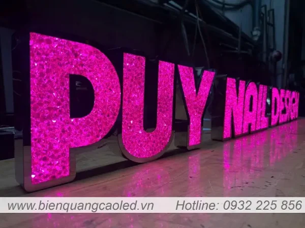 chu inox hat nhua kim cuong