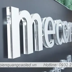 chu noi inox dan chan mica trong