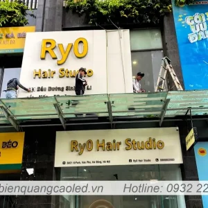 thi cong Bien quang cao chu noi Alu