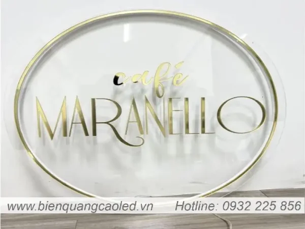 Bang hieu logo mica trong 3mm dan chu