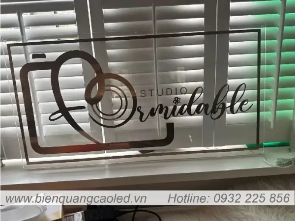 Bang hieu mica trong 3mm chu dan