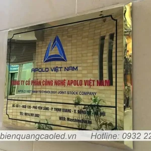 Bien cong ty inox vang guong chan vat chu noi