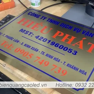 Bien cong ty inox xuoc chan vat an mon