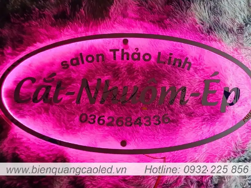 Bien hieu mica trong 3mm sang den chu dan