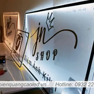 Bien hieu mica trong 3mm sang den in UV