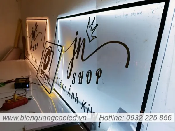 Bien hieu mica trong 3mm sang den in UV