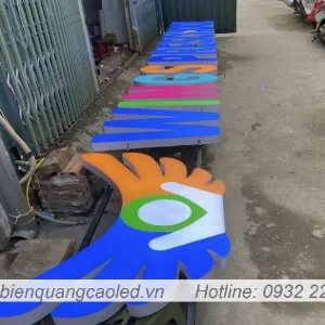 Bien quang cao mica in UV