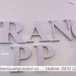 Chu Trang Tri chan fomex dan tuong