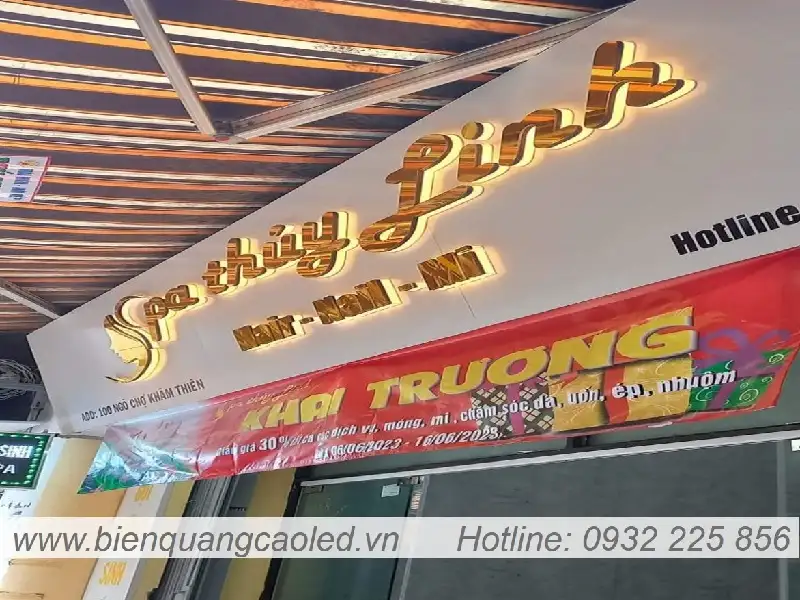 Chu alu sang den canh chan chu hien dai