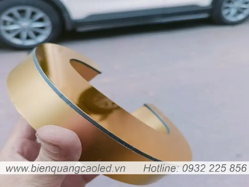 Gia mua chu alu sang den hat nen Gia mua chu alu sang den hat nen