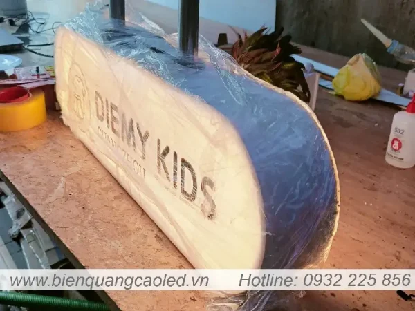 Hop den logo long vien