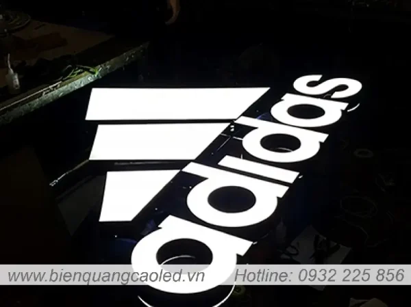 Hop den logo thiet ke