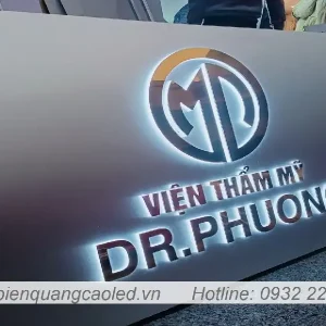 Lam logo nen alu chu noi mica chao cao cap