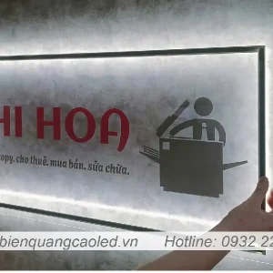 Logo in UV mica trong sang den 3mm