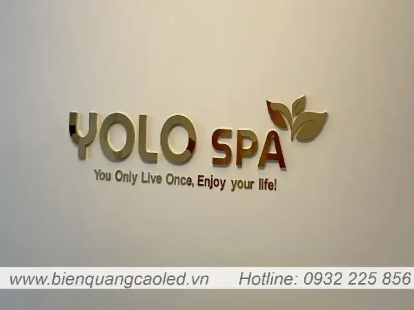 Mua logo inox khong sang den