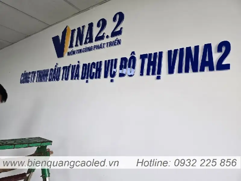 Thi cong chu mica chan mica trong