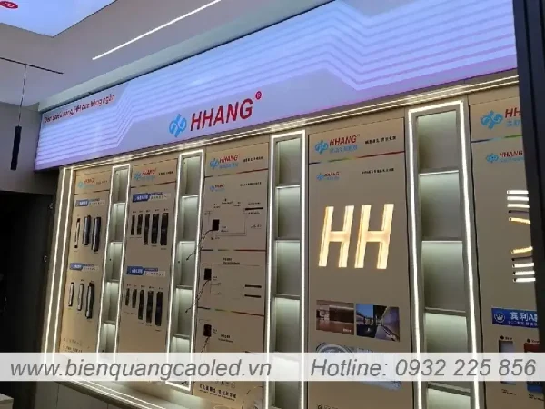 bang hieu hop den quang cao