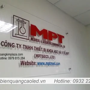bien cong ty mica treo tuong dep