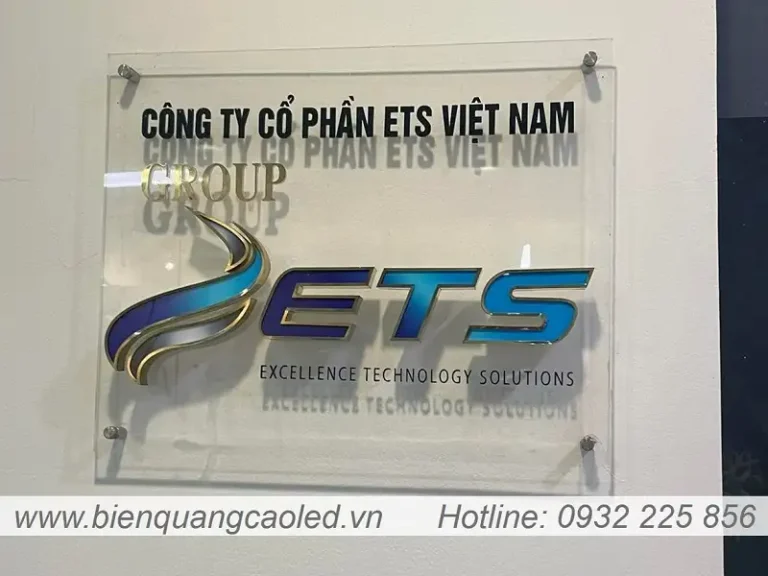 Biển công ty mica treo tường họa tiết dán