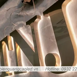chu inox hat chan vang guong