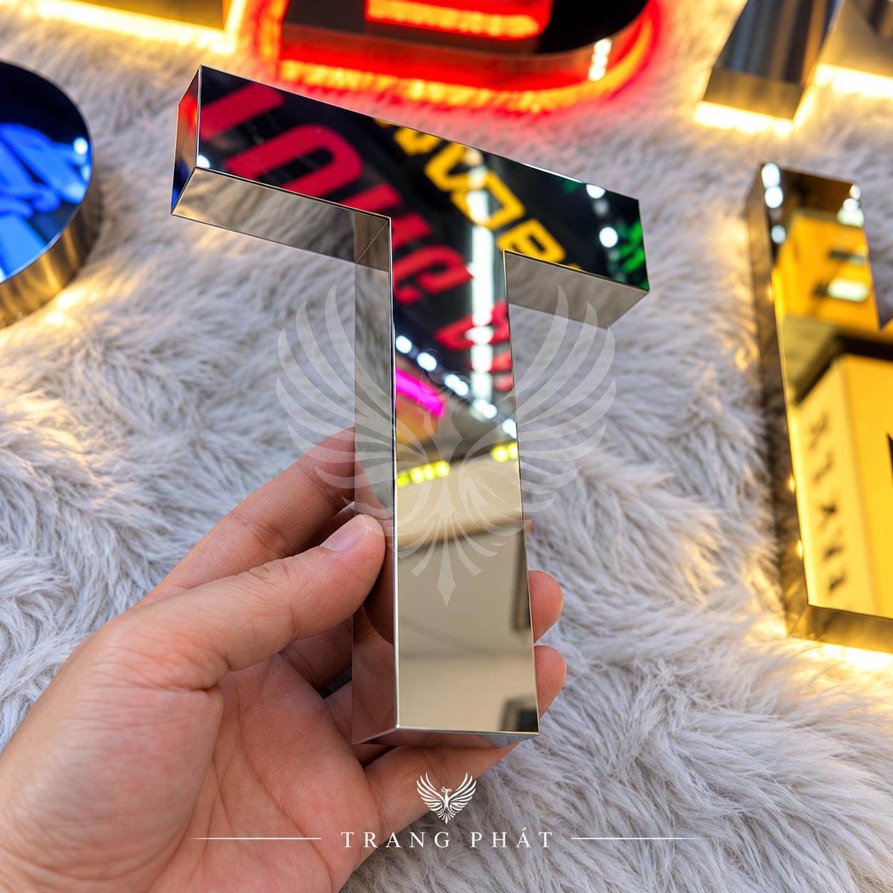 chữ inox trắng gương 8