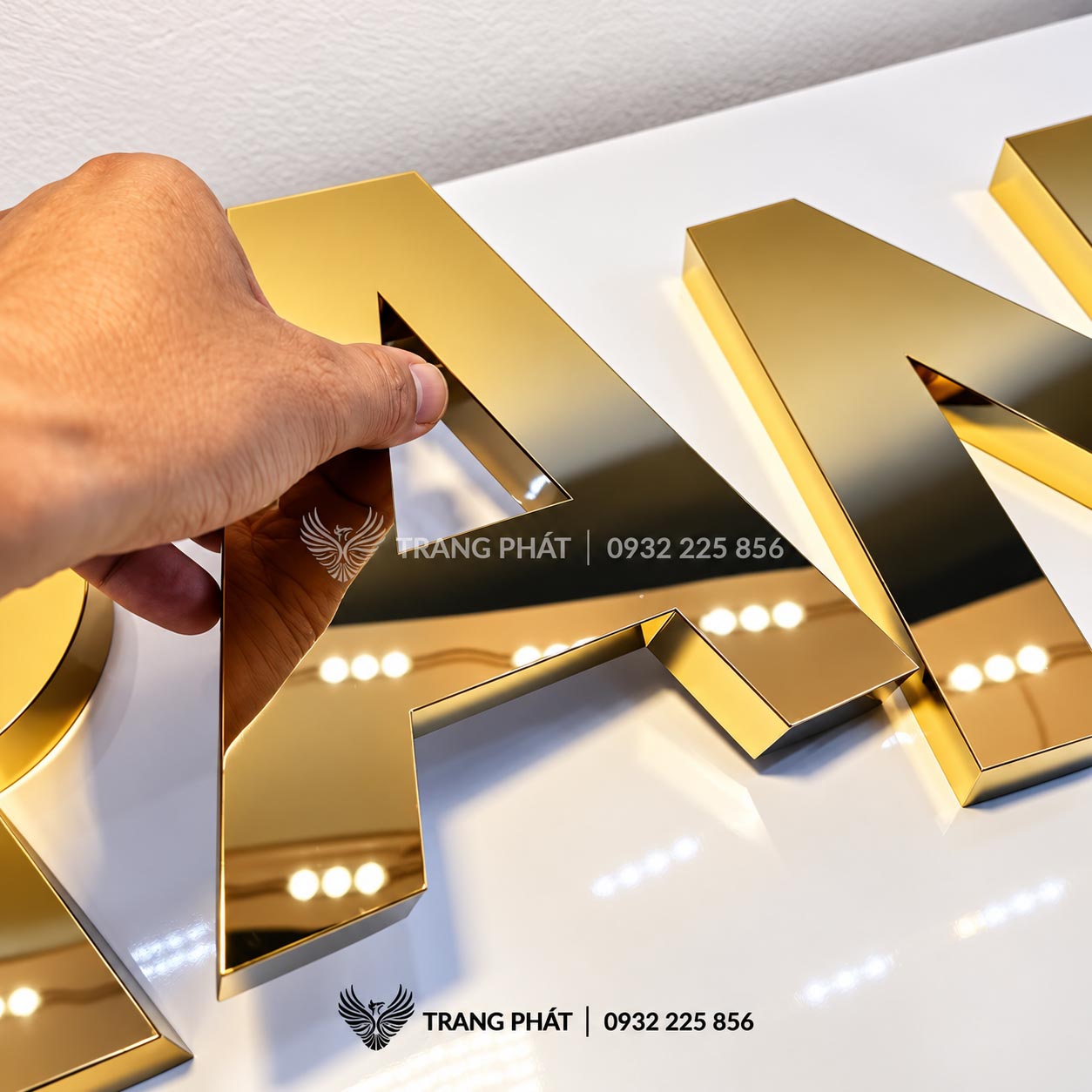 chữ inox vàng gương 9