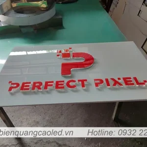 lam bien nen kinh 6mm treo tuong