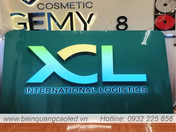 logo mica den led treo tuong