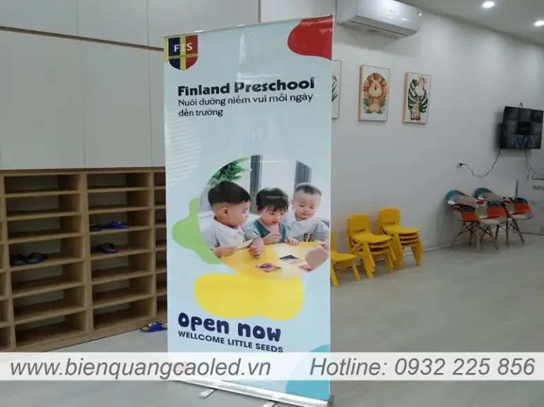 Standee chân nhôm