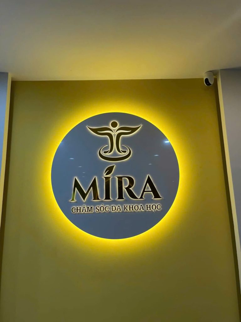 Logo nền alu chữ nổi mica cháo cao cấp
