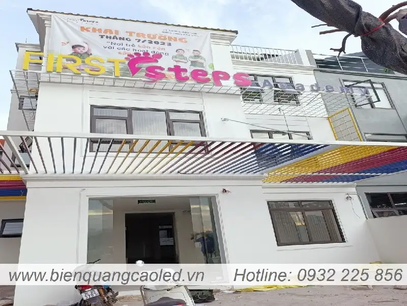 Bao gia chu mica trang sang den dep